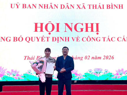 Kinh tế - Chính trị