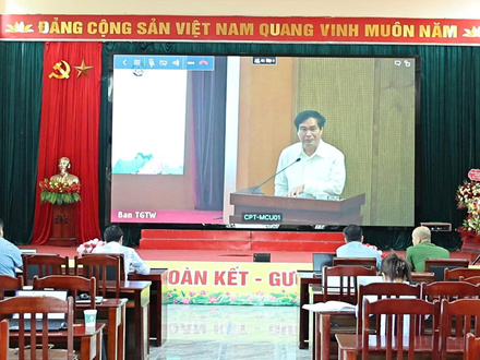Kinh tế - Chính trị
