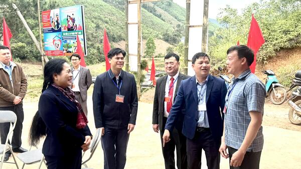 Lãnh đạo tỉnh kiểm tra công tác bầu cử tại xã Thái Bình