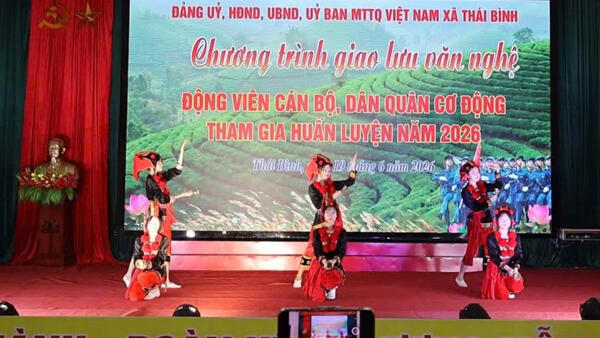 Chương trình giao lưu văn nghệ dân quân