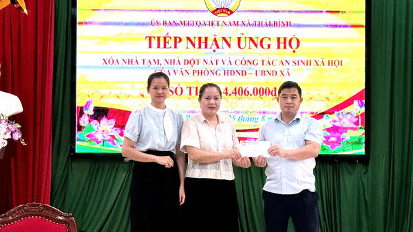 ỦY BAN MTTQ VIỆT NAM XÃ THÁI BÌNH TIẾP NHẬN ỦNG HỘ XÓA NHÀ TẠM, NHÀ DỘT NÁT