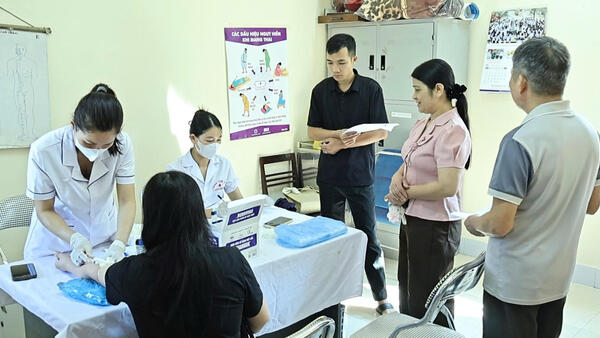 Trung tâm Y tế khu vực Đình Lập tổ chức khám sức khỏe tổng quát cho cán bộ, công chức, viên chức và người lao động xã Thái Bình